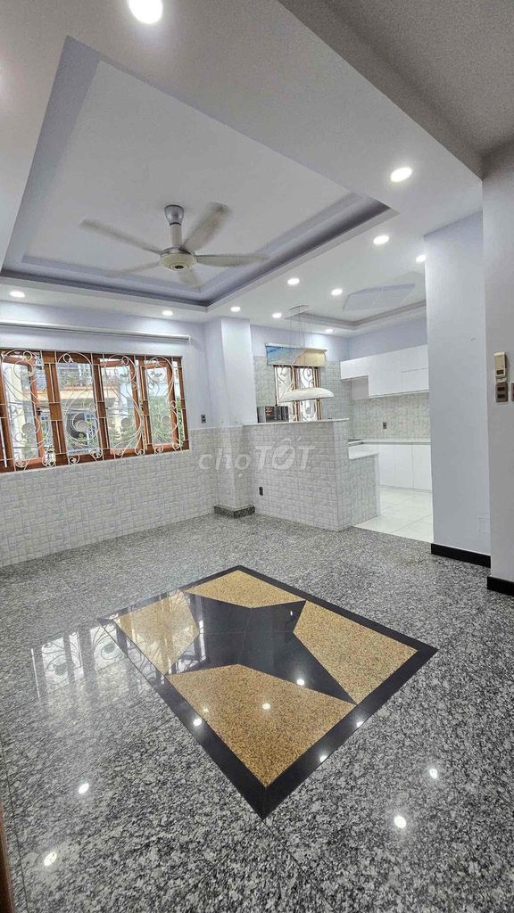 Rent a two-sided villa - mud-tight, 12-shir 8 x15 M