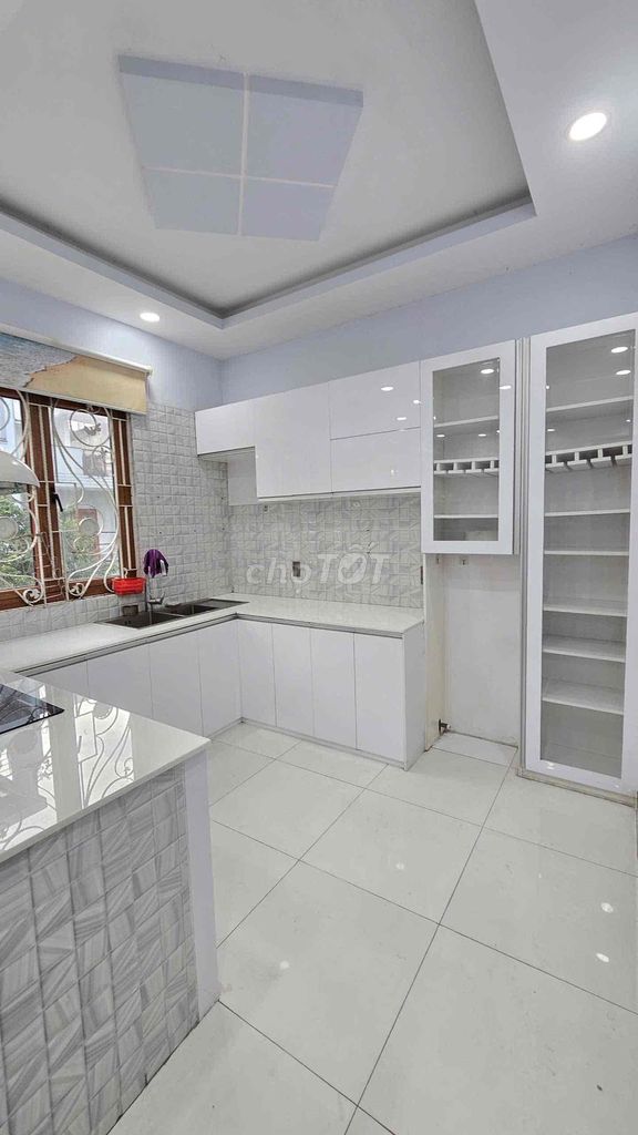 Rent a two-sided villa - mud-tight, 12-shir 8 x15 M
