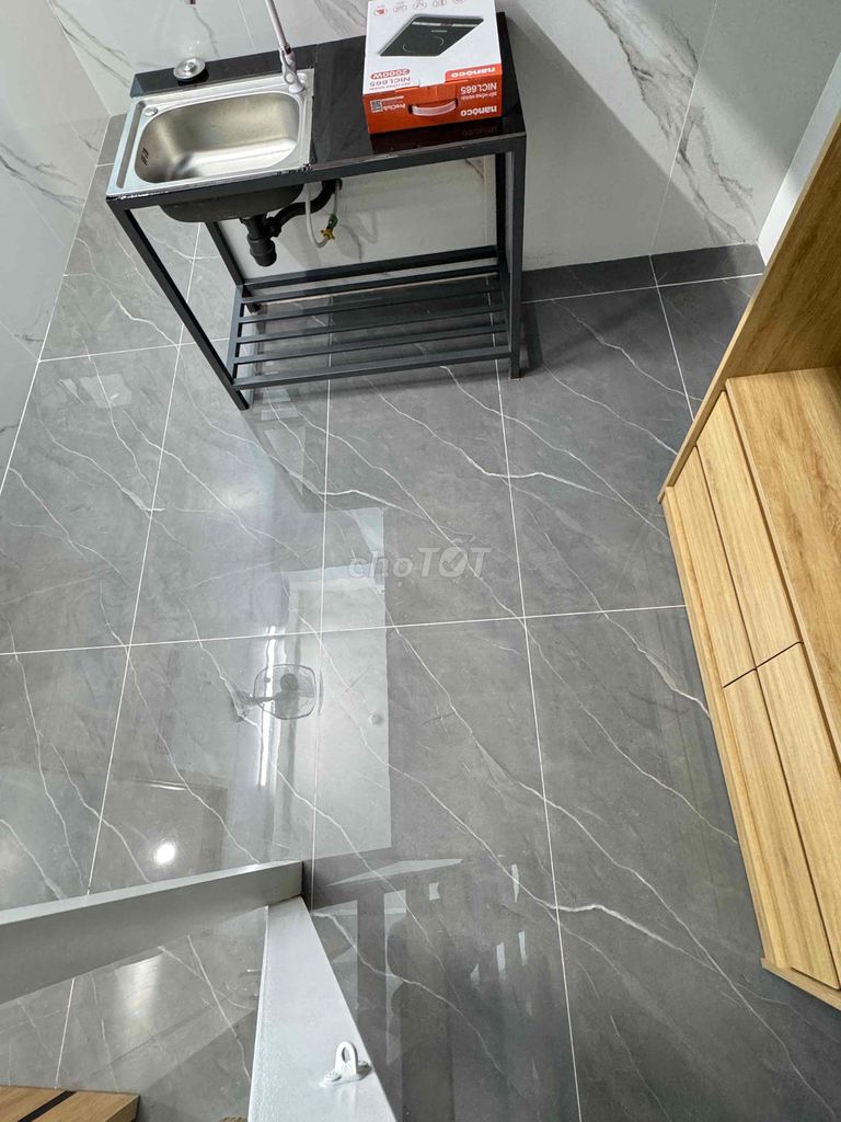 - room - full interior looks like an elevator