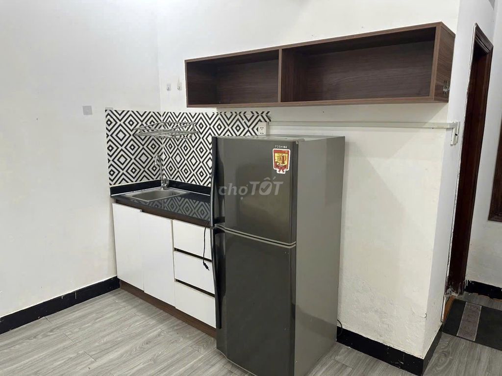 The owner needs to rent the LRIX District Service apartment.