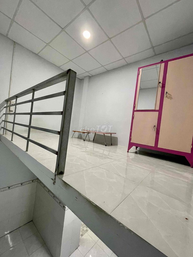 The ground ground room 20 meters 2 Nguyễn Văn Quỳ.
