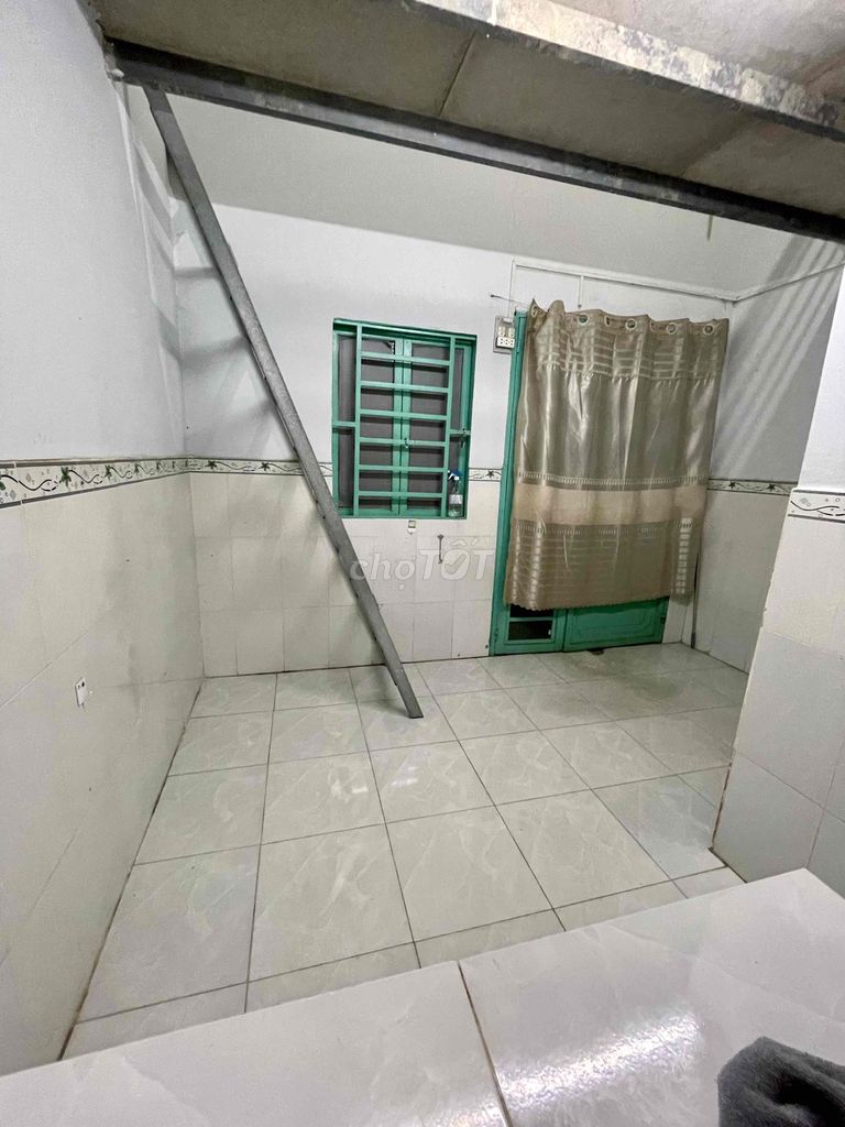 The ground ground room 20 meters 2 Nguyễn Văn Quỳ.