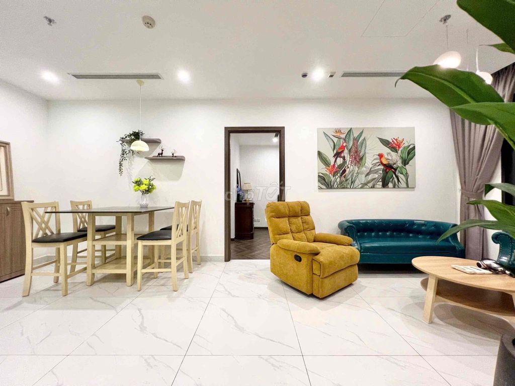 We'll rent out the Vinhomes Grand Park bedroom in nine.