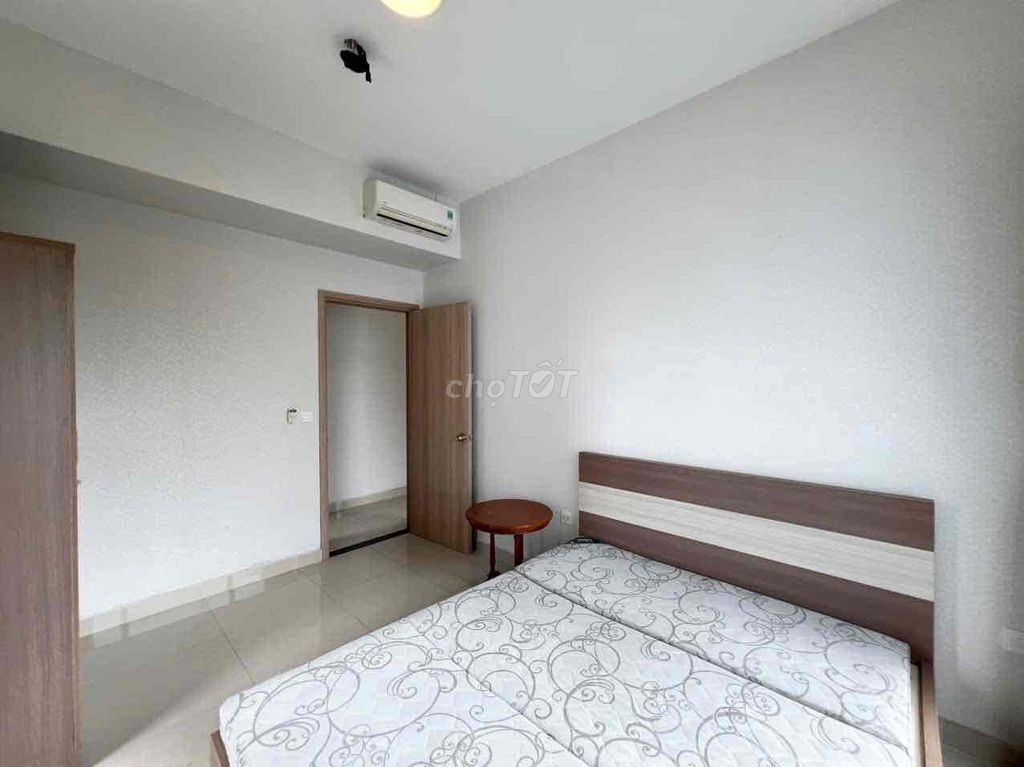 Rent Botanica Premier apartment. Two bedrooms. A 60-foot bathroom near the park.