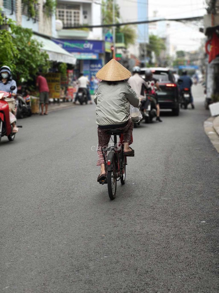 Renting the entire alley 8 meters Văn Cao 4 x20 meters at 8 million