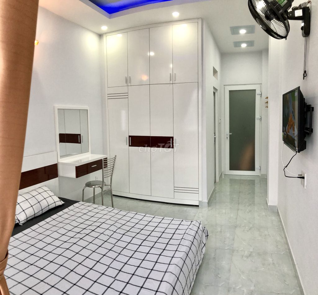 New room, full interior, security. Near the airport, CVFF