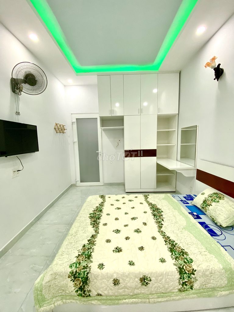 New room, full interior, security. Near the airport, CVFF