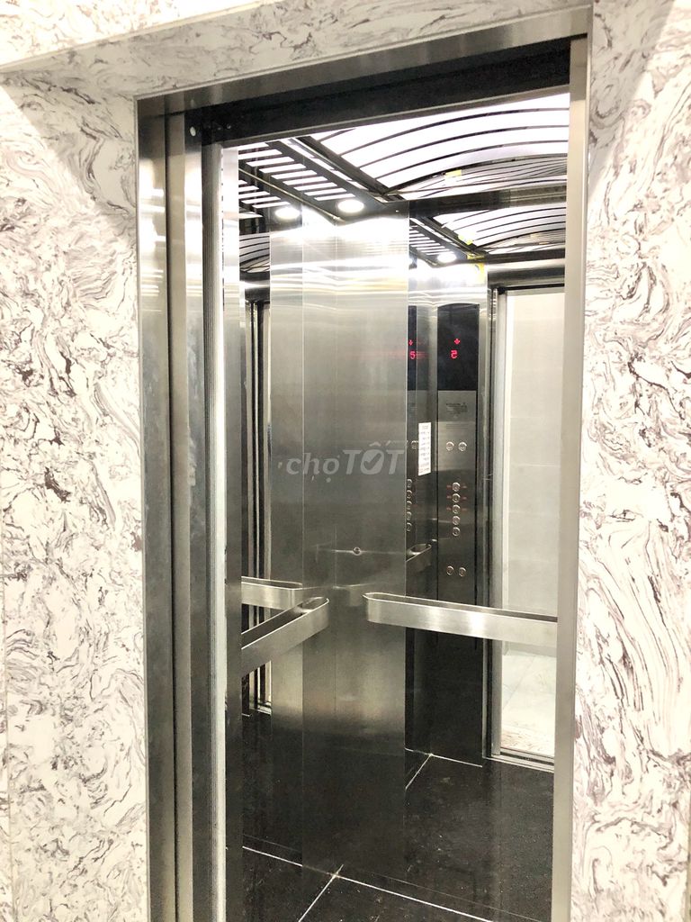 New room, full interior, security. Near the airport, CVFF