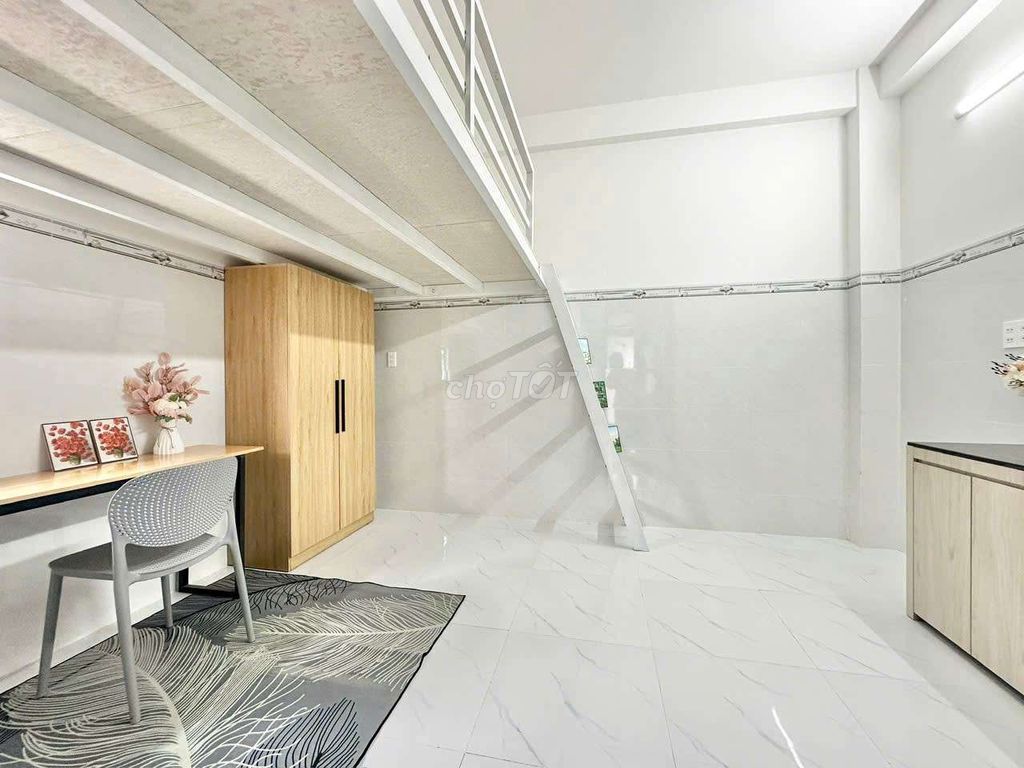 Elevator, New, Near Air Institute