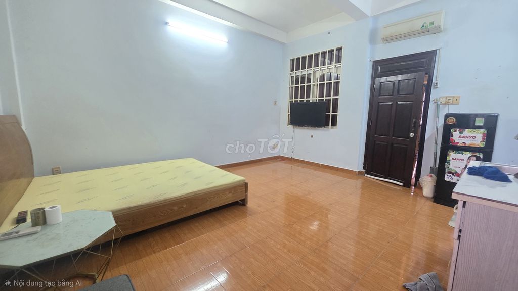 42 M2 ful interiors, next to the park, rockets, 3.9 million.
