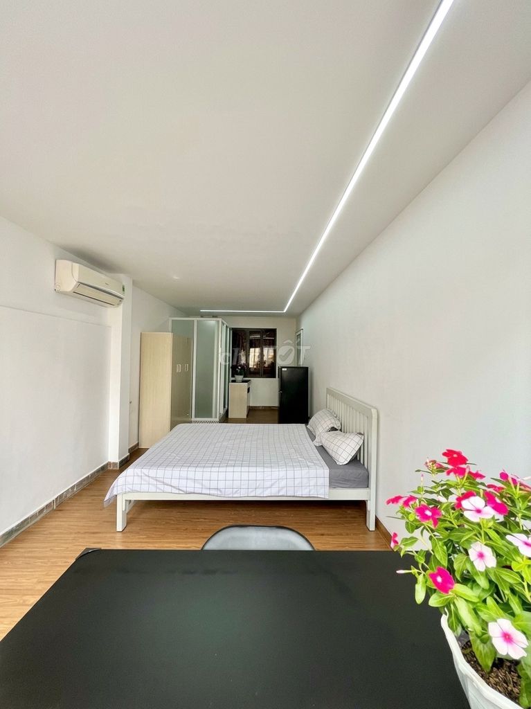 The new room's 100 percent finished. Right there, Nguyễn Văn Công.