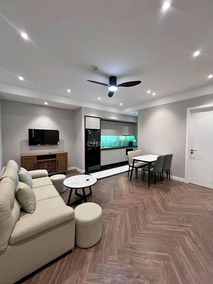 Garden Gate apartment, Hoàng Minh Giám rents two bedrooms at 17 million a month.