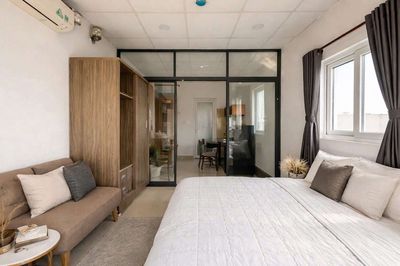 Near the bridge, you take Bến Vân Đồn District 4 The apartment.