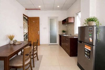 Near the bridge, you take Bến Vân Đồn District 4 The apartment.