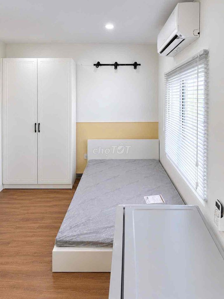 The balcony balcony studio is open with balconies