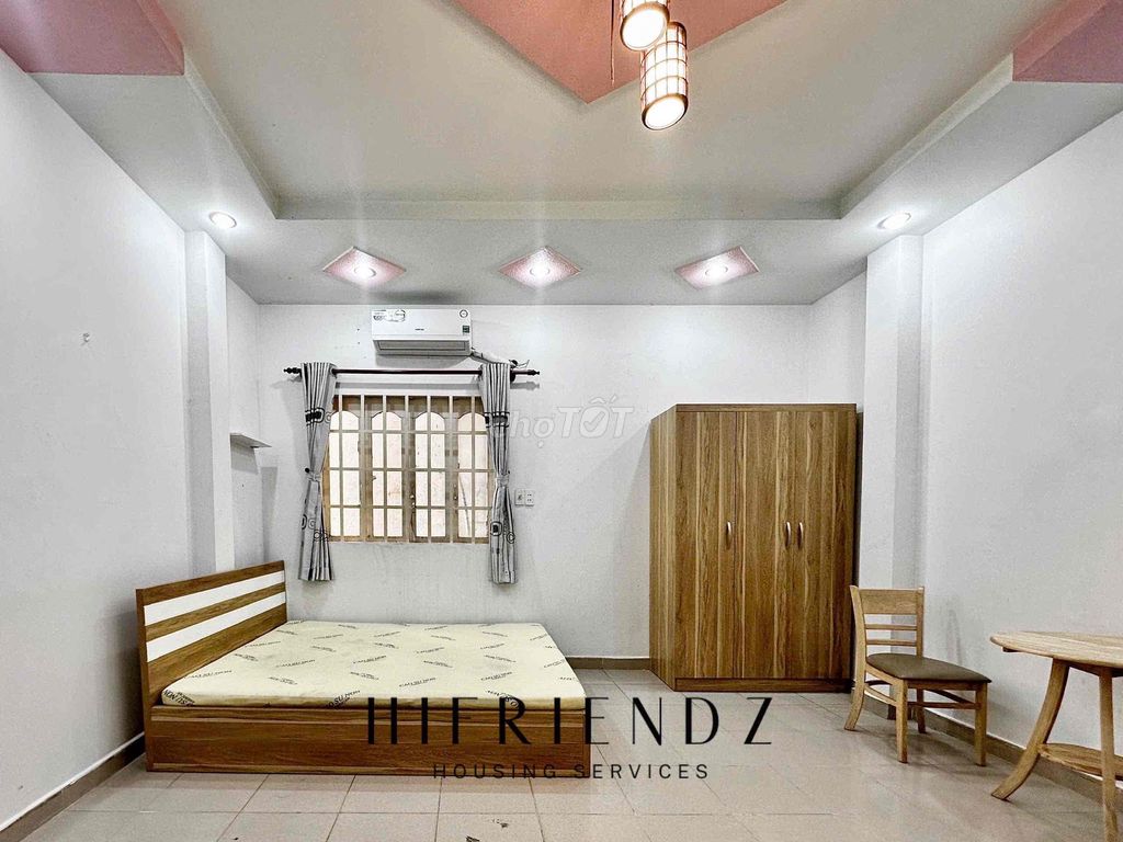 rent a full sky window of furniture near the new vhudit muscle jar
