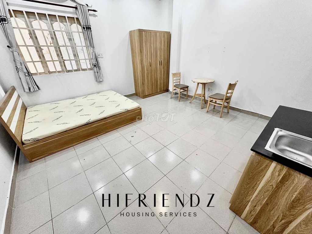 rent a full sky window of furniture near the new vhudit muscle jar