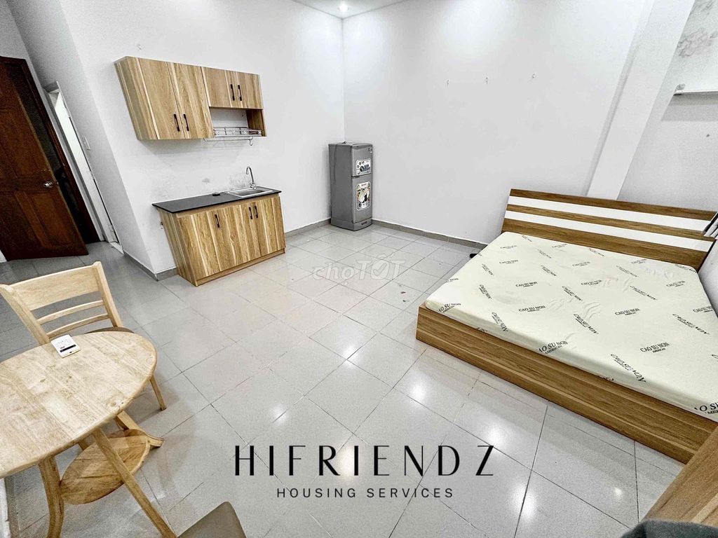 rent a full sky window of furniture near the new vhudit muscle jar
