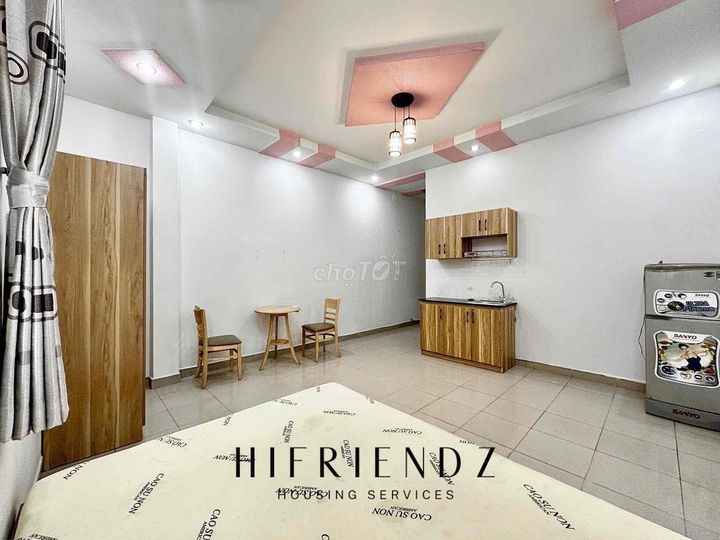 rent a full sky window of furniture near the new vhudit muscle jar