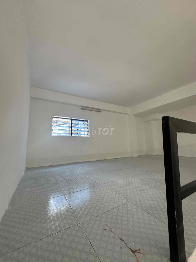 Rent Phan Văn Trị-- Bình Thạnh