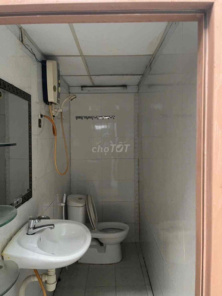 Level four, bedroom one. A bathroom near the market.