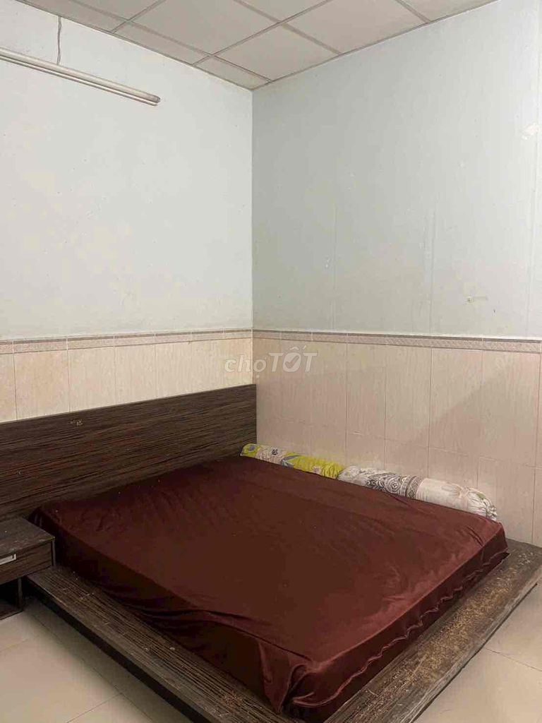 Level four, bedroom one. A bathroom near the market.
