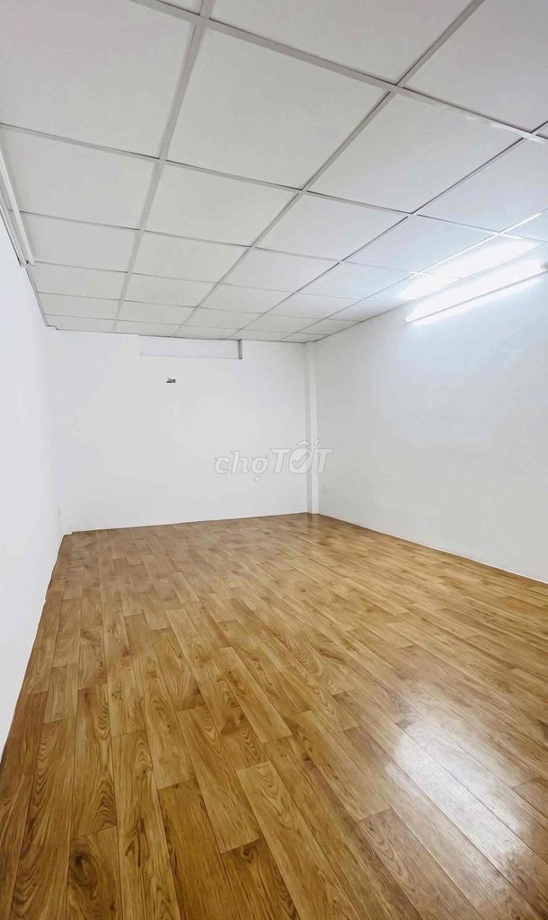 Let's rent out the original house.
