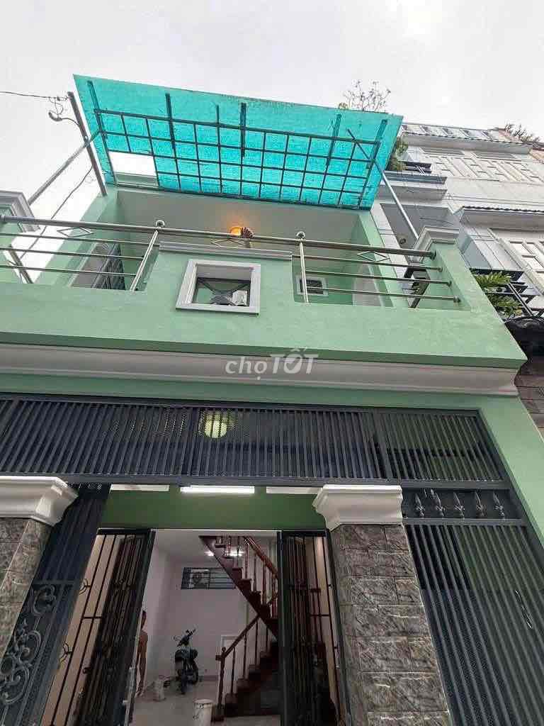 1 st 1 st floor. Nice room. Two bathrooms. Thống Nhất.
