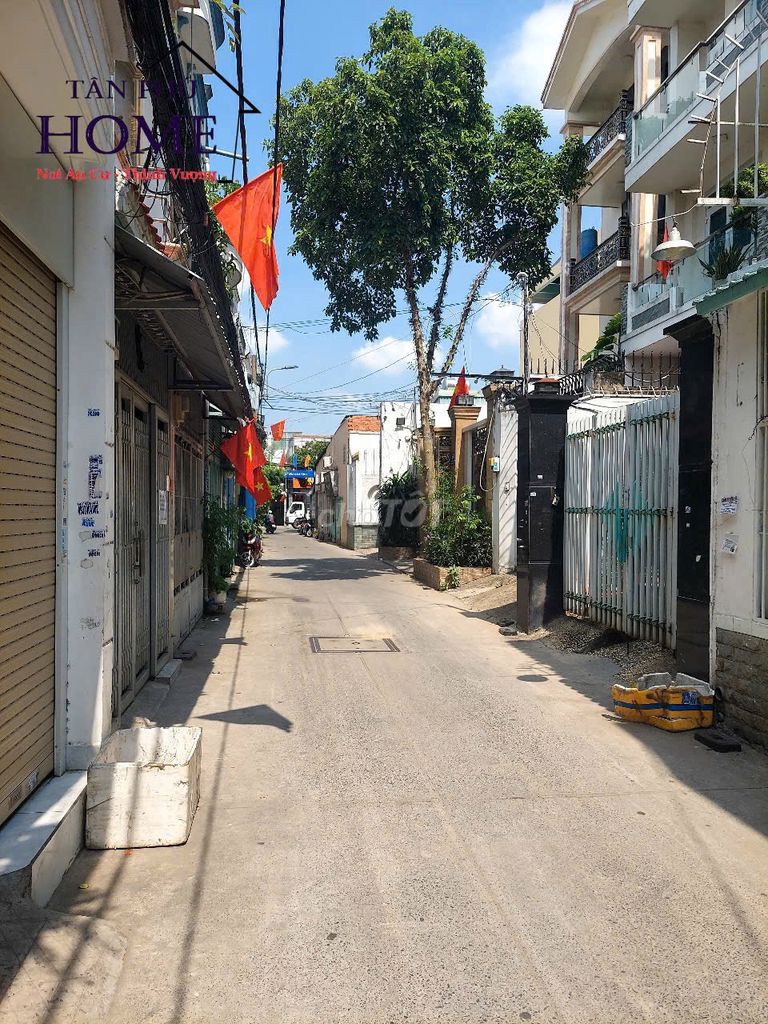 New house! 5 meters Dương Đức Hiền, 3.5 x 11 meters, one floor, 2 bedrooms, 2 toilets