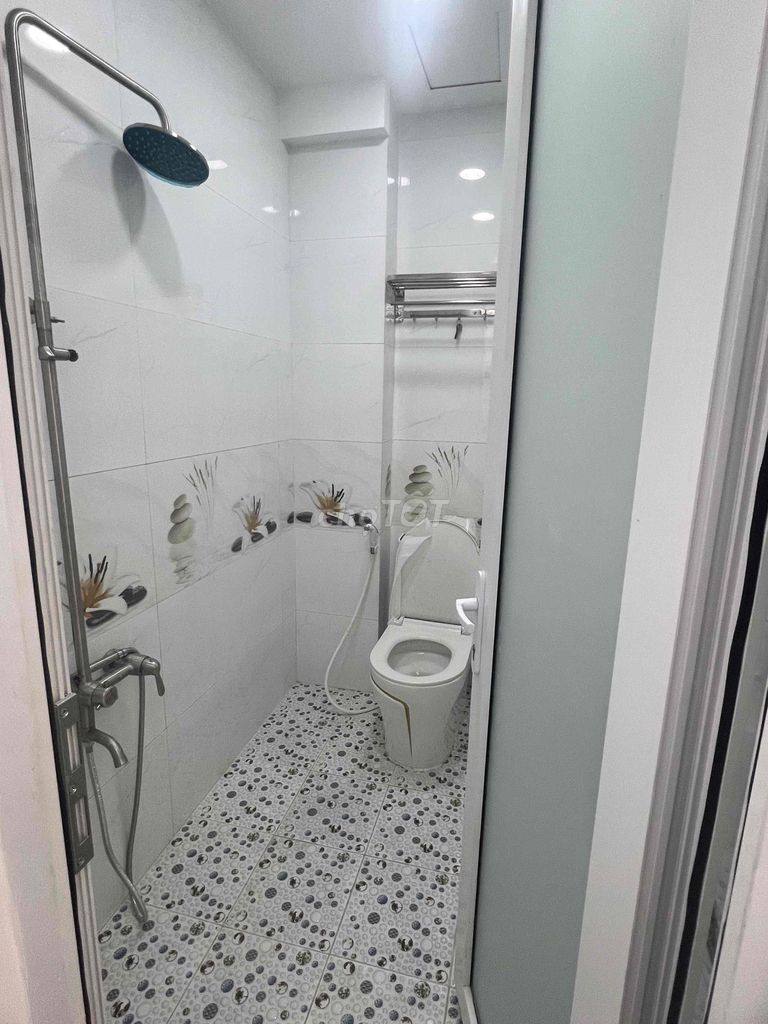Rent the original 5th floor Phan Huy Ích.
