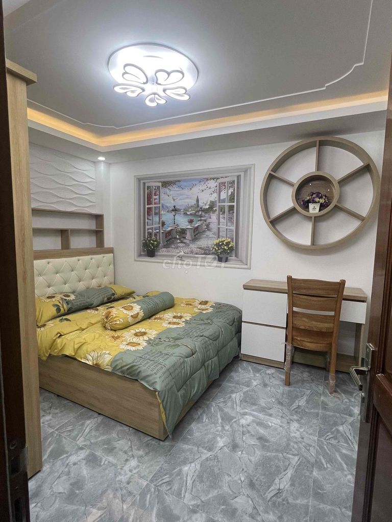 Rent the original 5th floor Phan Huy Ích.