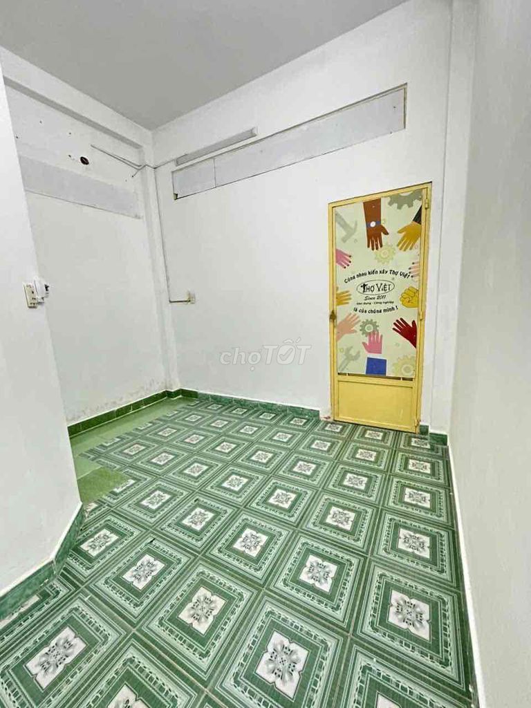 Rent a floor of the north Đinh Bộ Lĩnh apartment, wide area.