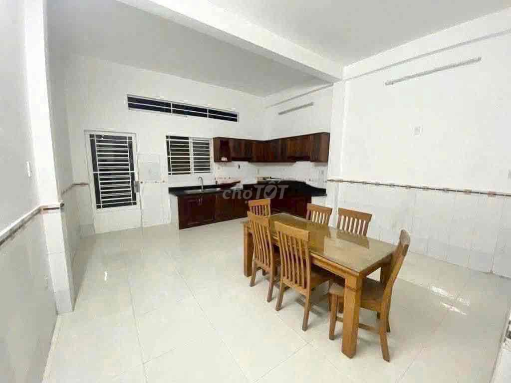 The Vietnamese D-Student House