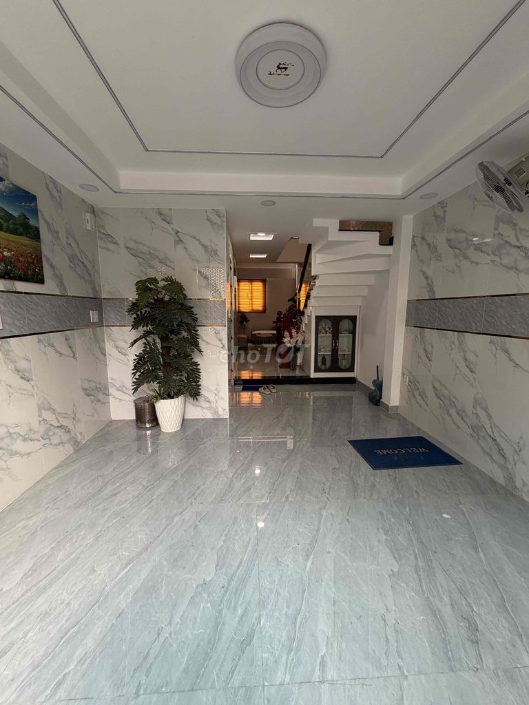 Rent the entire Nguyễn Tư Giản alley. 1 st. 3th floor.