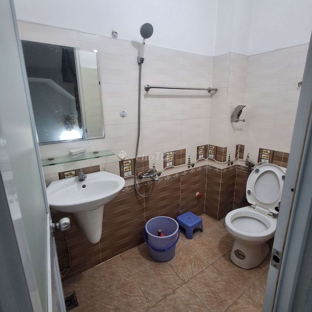 Rent the four bedrooms. 9.5 million.