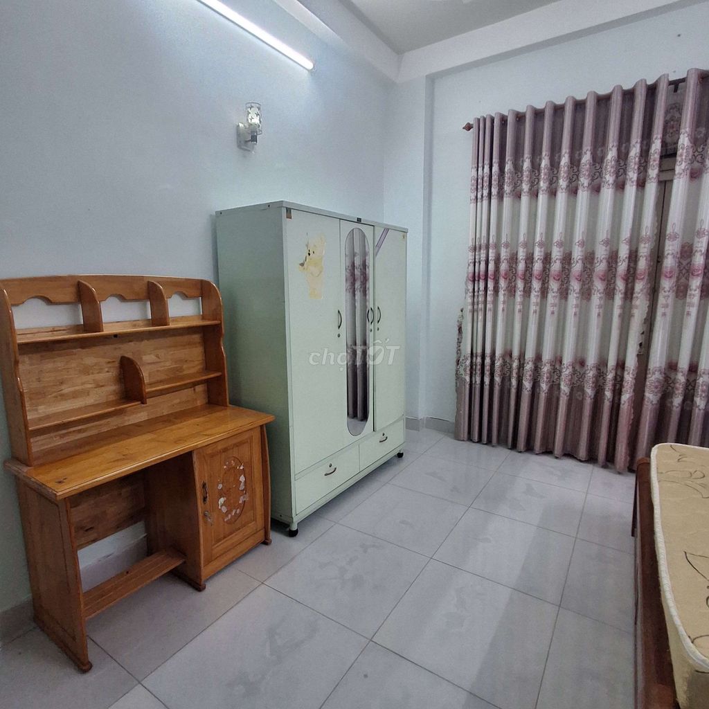 Rent the four bedrooms. 9.5 million.