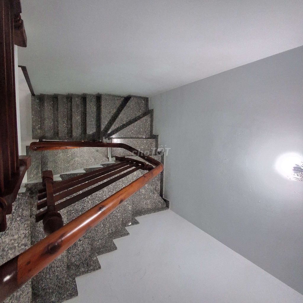 Rent the four bedrooms. 9.5 million.