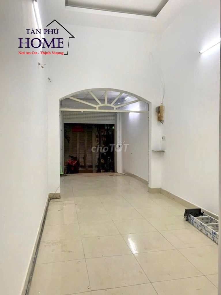 Cheap house! 6 meters through Nguyễn Sơn, 3.5 x 22 meters, one floor, three bedrooms, a bathroom.
