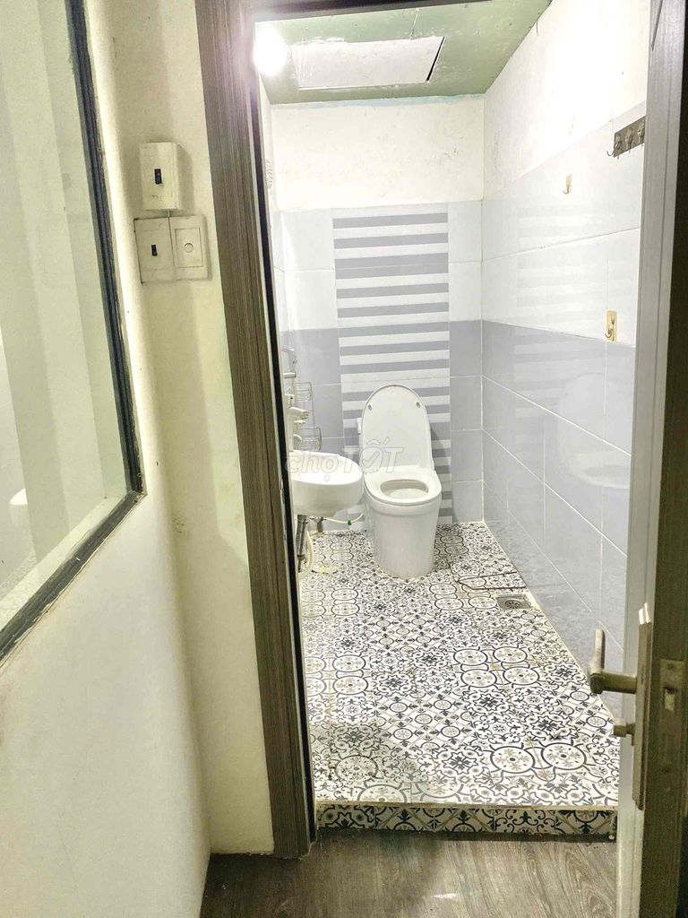 House 1 :1 .1 .2 bedroom 2 toilets