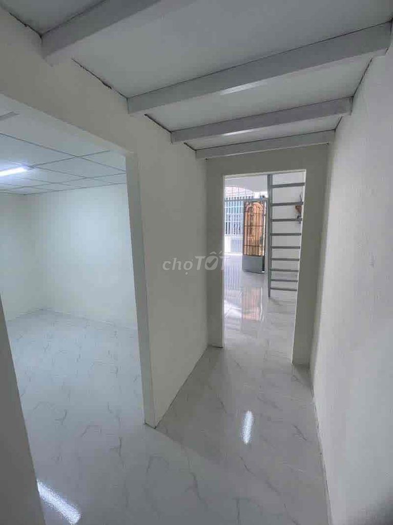 Rent 80 M. 2 bedrooms near Phạm Văn Đồng.