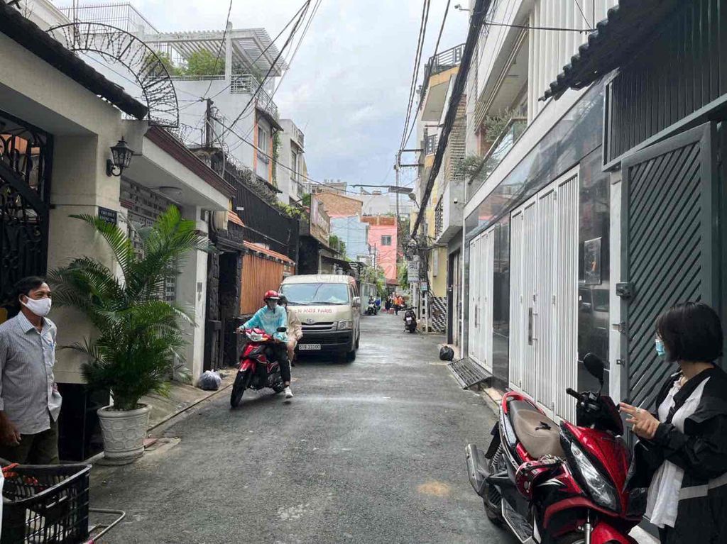 Rent the original apartment - 4 autoways near the coast