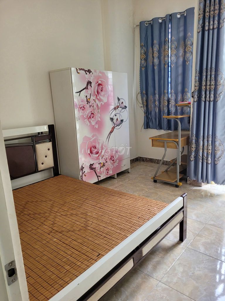 Rent the original P house. Thới An, interior.