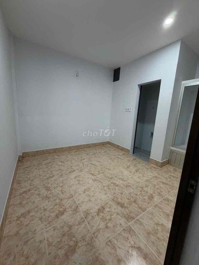 Rent 135/ Bình Thới District 11 (right in the green bird market) area: 4 x 15
