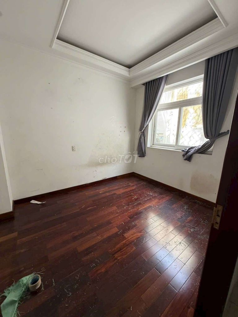 Rent 5 x 20 with 12 bedroom 8 toilets, Machine Ting, Nguyễn Tư Giản