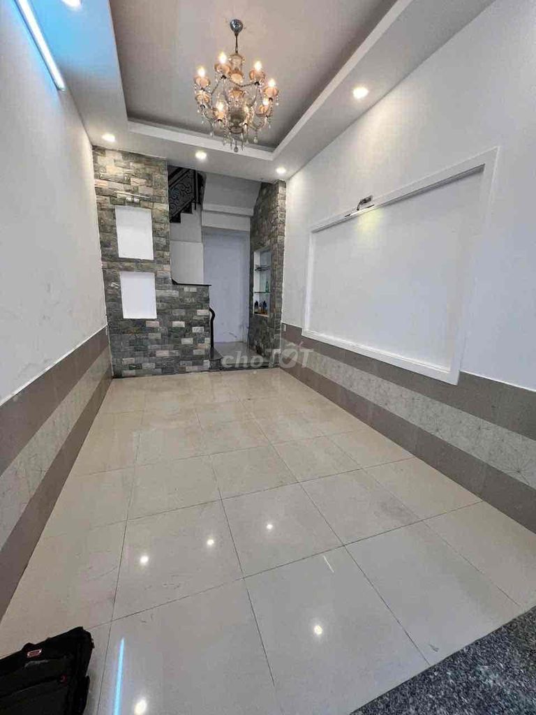 Rent a building. 453 Nguyễn Trọng Tuyển. 2th floor.