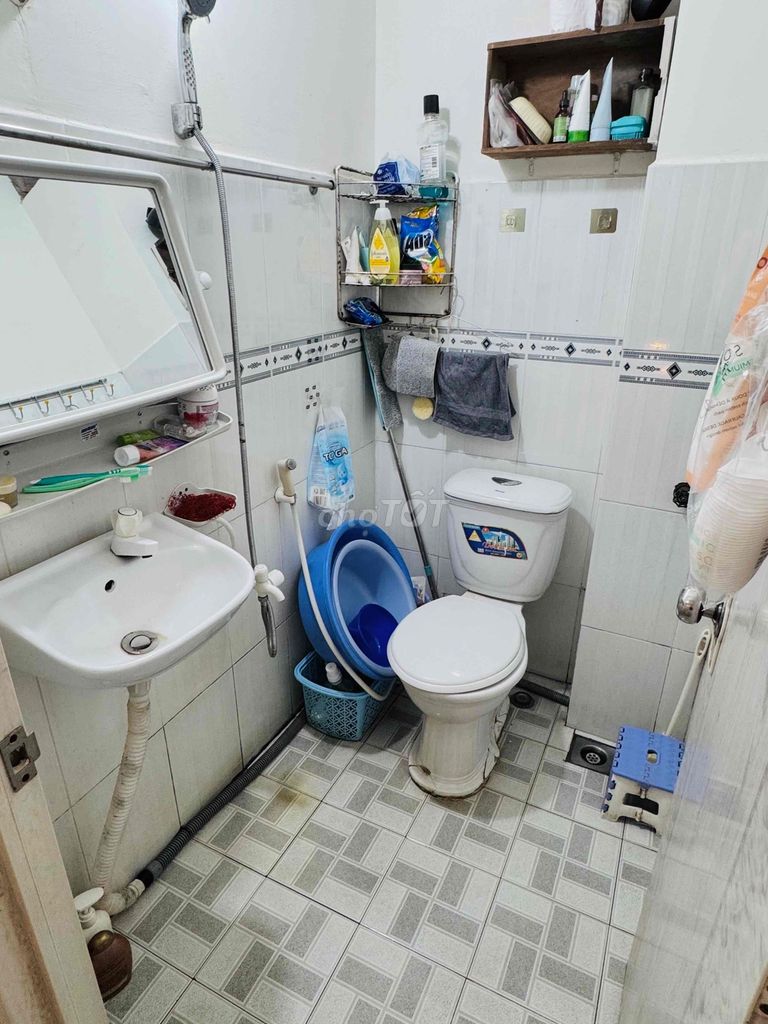 Like Zytle back to room 2 million Phú Nhuận, air conditioning, big window toilets.