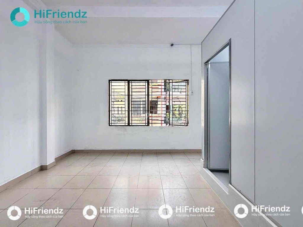 Rent the skylight balcony near the shower of 10th District 11