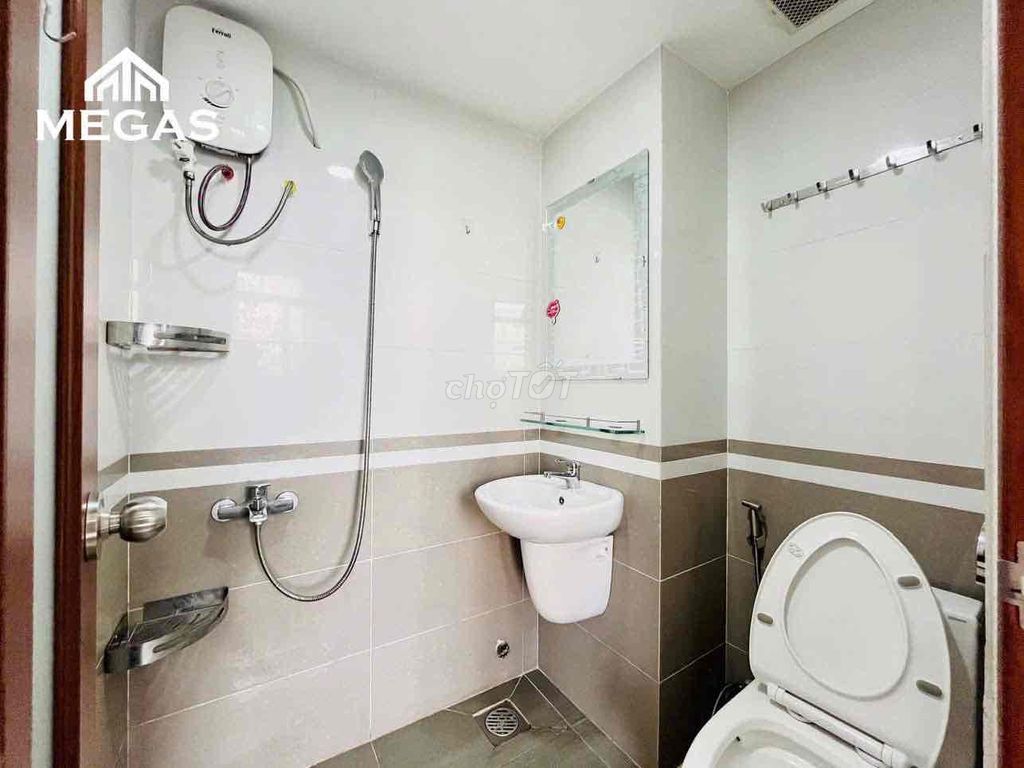 A private washing machine studio full of elevator furniture
