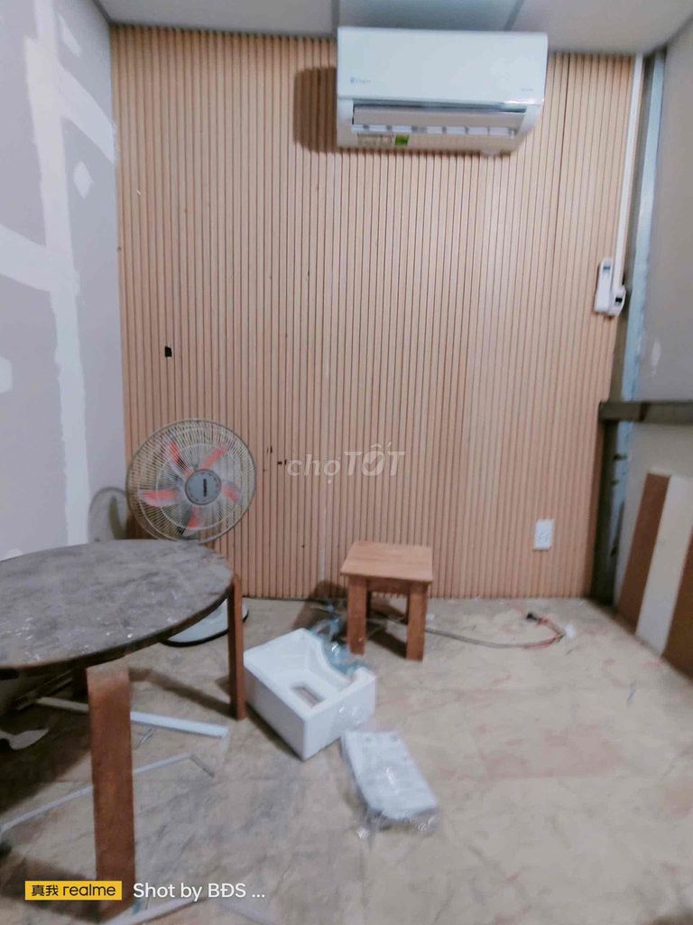 Room 1 1 st 1 st 1 st floor, nice new air conditioning at Hiệp Bình.5 million.