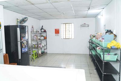 The dorm is cheap near the ocean university - free time - just 650,000.